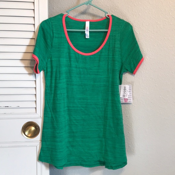 💚💖🧡 NWT LulaRoe Classic-T Medium - Picture 4 of 4